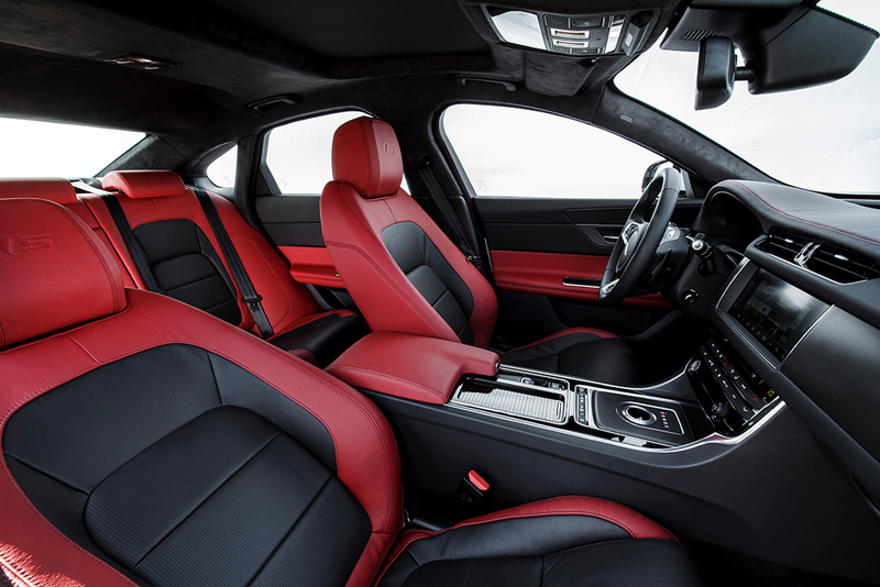 Illustration for article titled The 2016 Jaguar XF Is One Good Gimmick Short Of Perfection